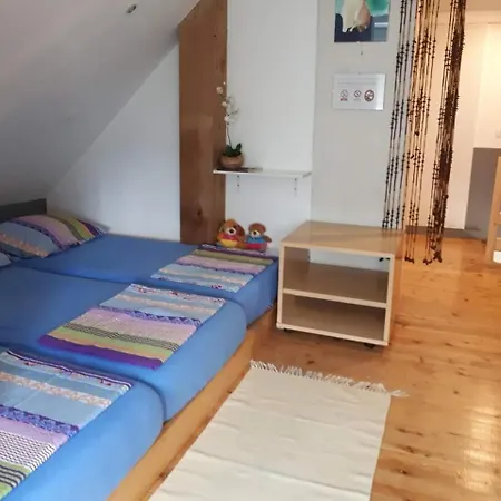 Stela Počitniška hiša *